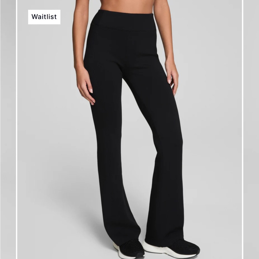 SPANX® AirEssentials
Slim Flare Pants